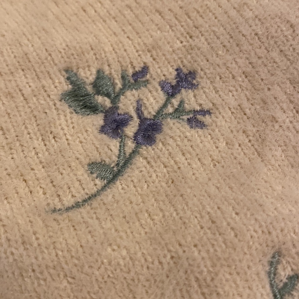 COTTON ON BODT EMBROIDERED SHORTS. Size M . EUC - Picture 7 of 9